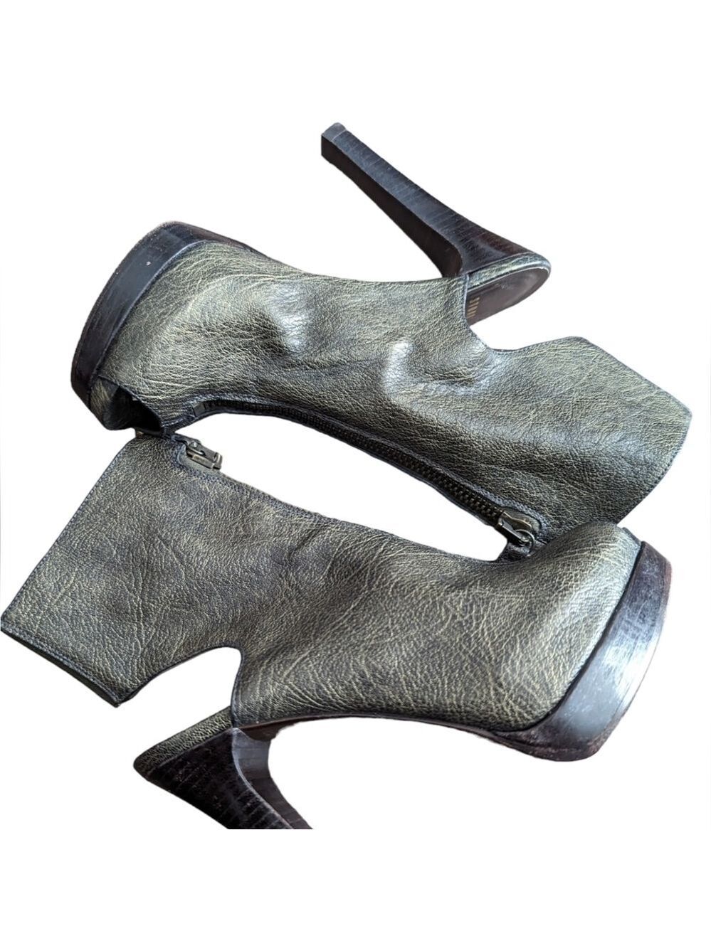 STUART Weitzman Peep Toe Zip Up Bootie